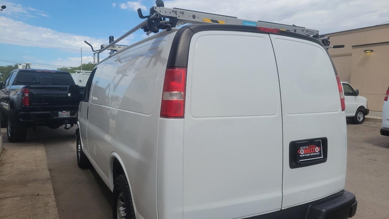 Chevrolet Express Cargo Van RWD 2500 135" 2018