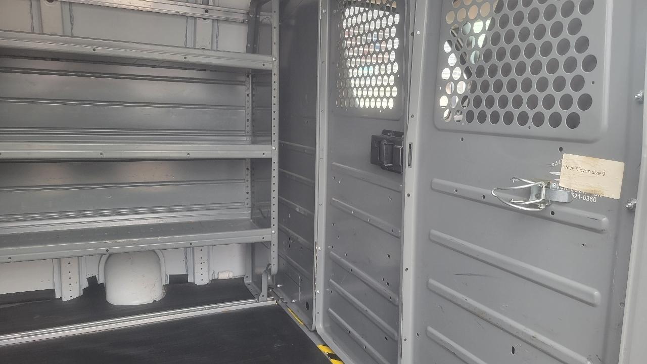Chevrolet Express Cargo Van RWD 2500 135" 2018