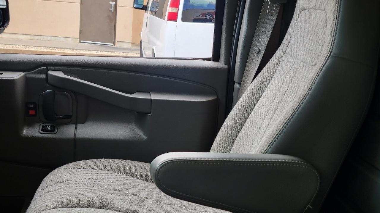 Chevrolet Express Cargo Van RWD 2500 135" 2018