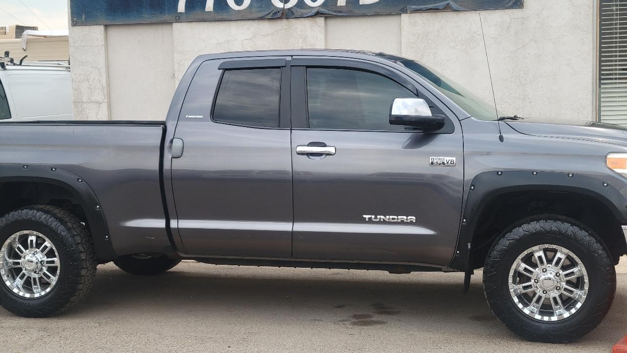 Toyota Tundra 4WD Limited Double Cab 6.5' Bed 5.7L (Natl) 2017
