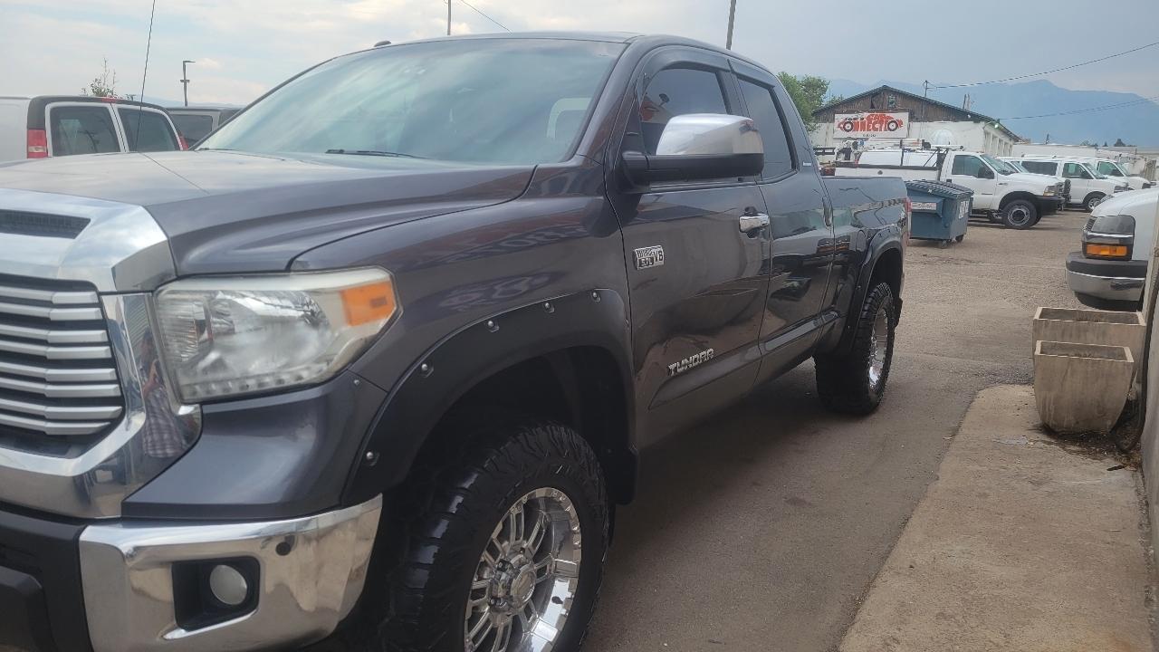 Toyota Tundra 4WD Limited Double Cab 6.5' Bed 5.7L (Natl) 2017