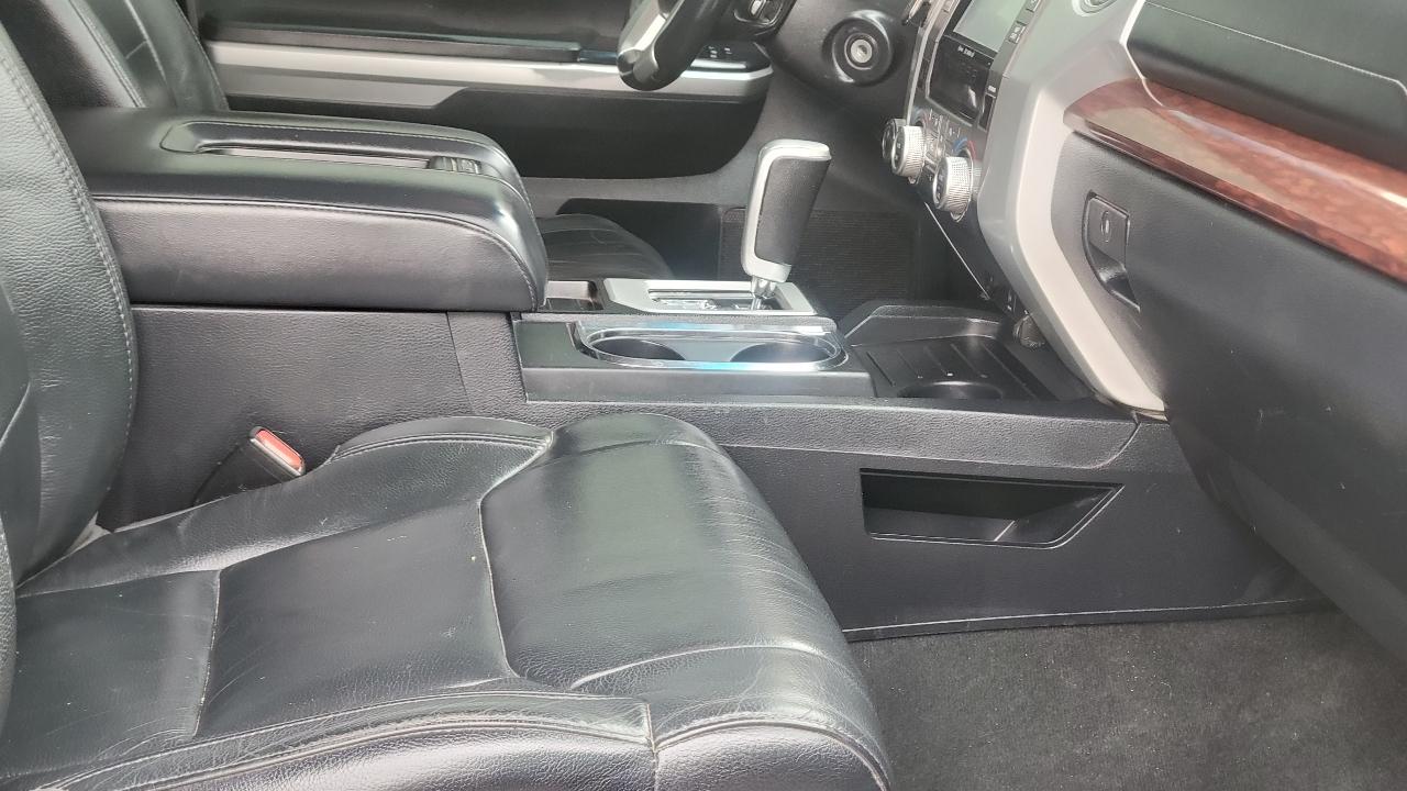 Toyota Tundra 4WD Limited Double Cab 6.5' Bed 5.7L (Natl) 2017
