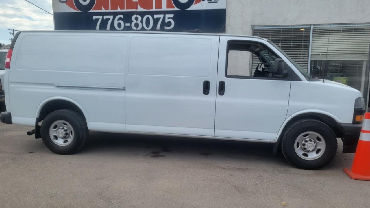 Chevrolet Express Cargo Van RWD 3500 155" 2020
