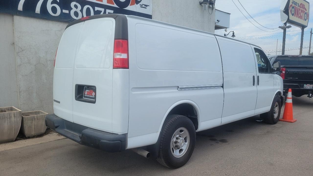 Chevrolet Express Cargo Van RWD 3500 155" 2020