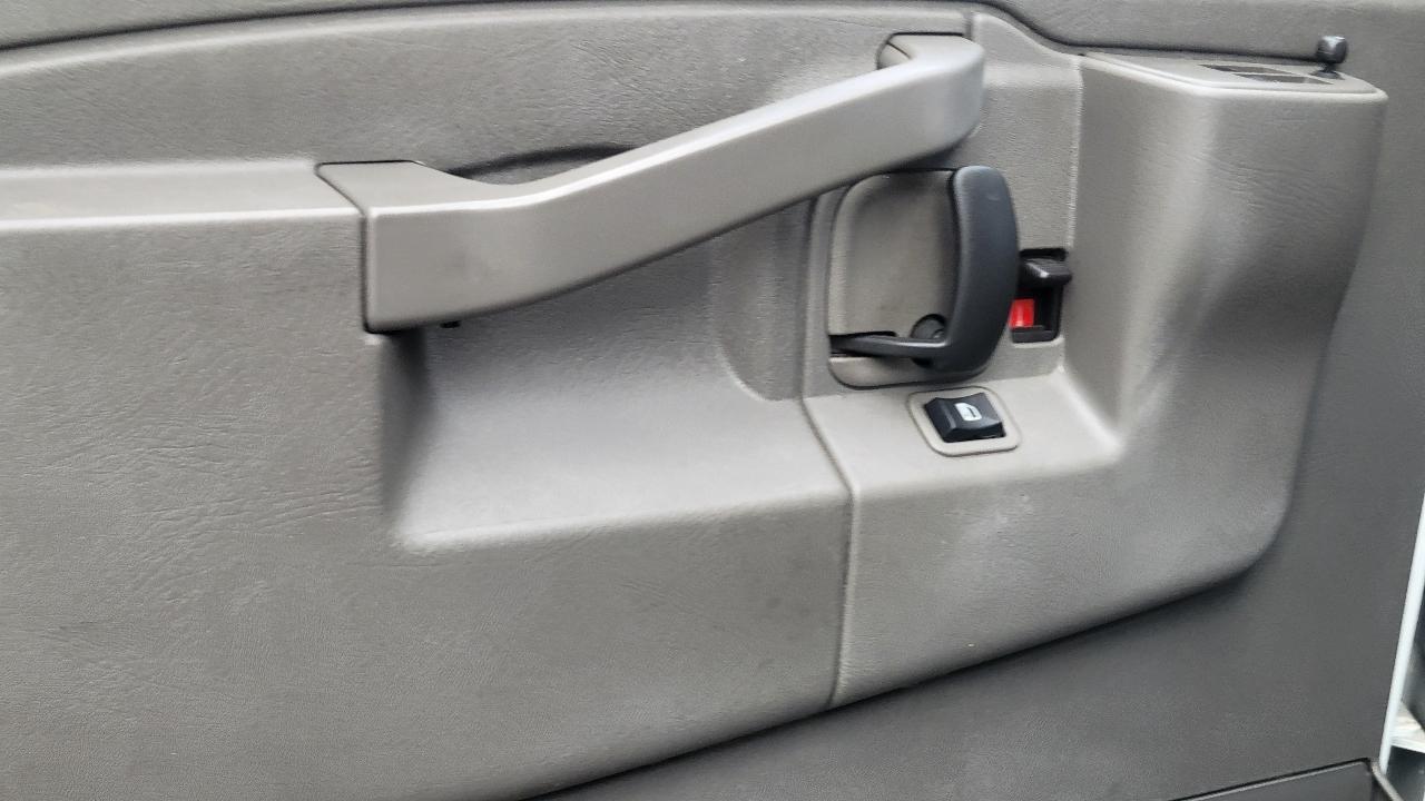Chevrolet Express Cargo Van RWD 3500 155" 2020