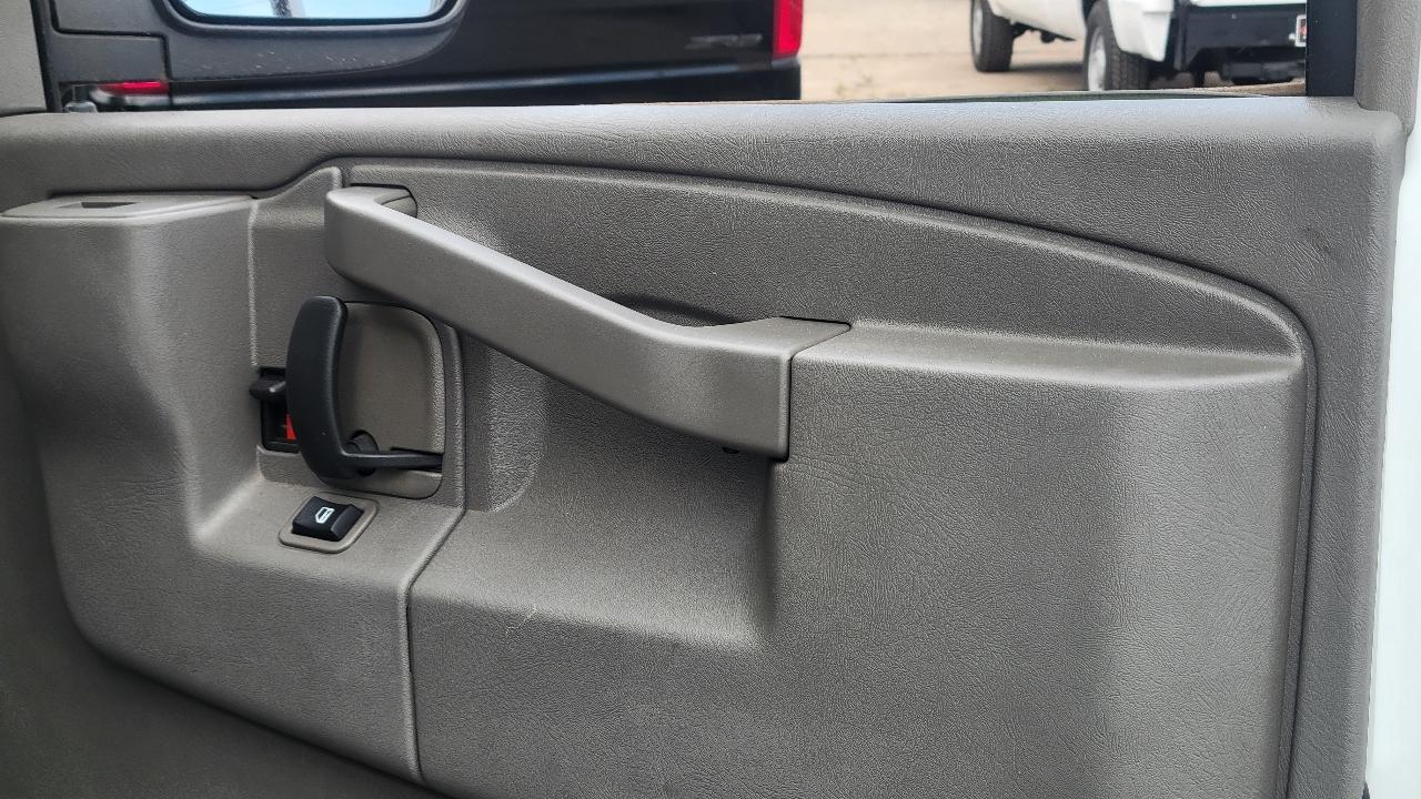 Chevrolet Express Cargo Van RWD 3500 155" 2020