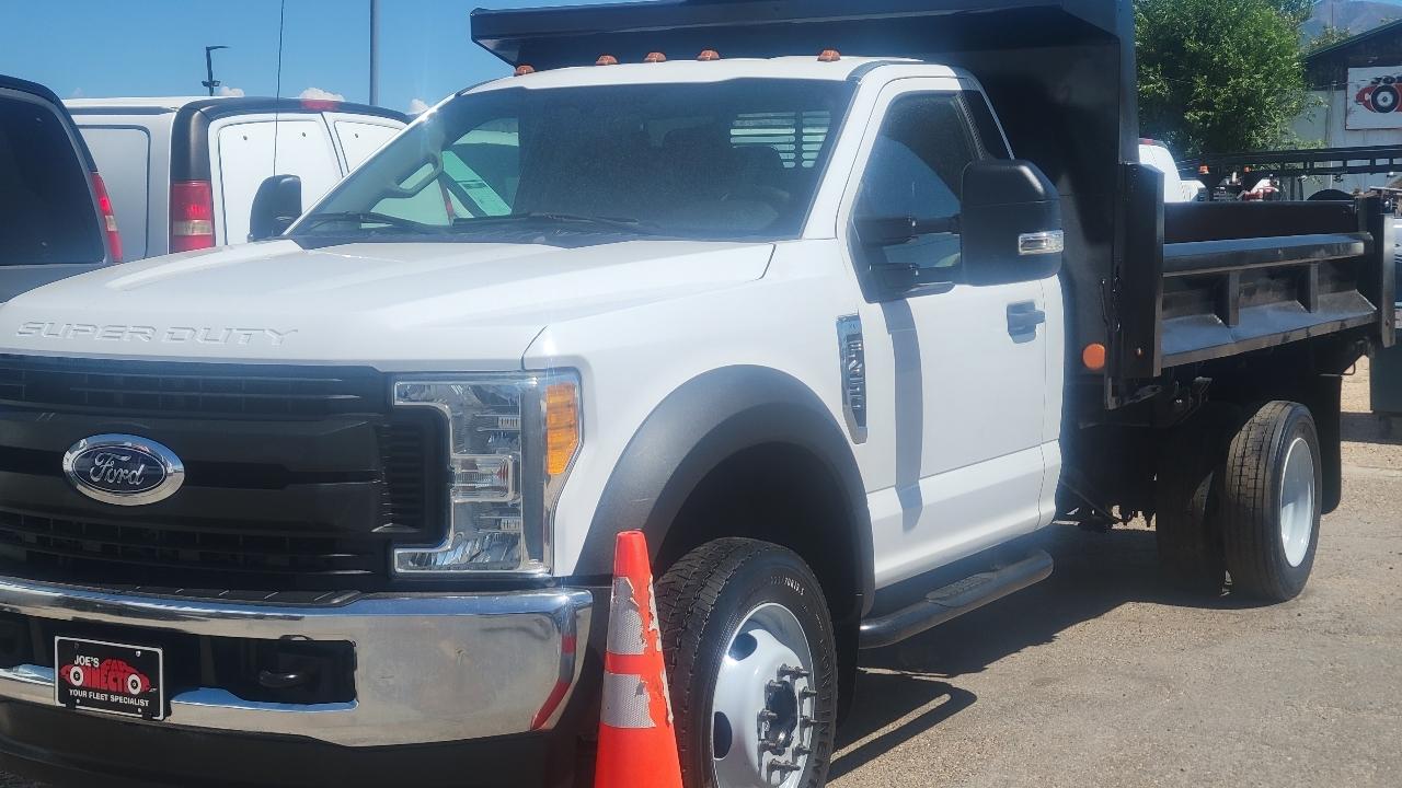 Ford Super Duty F-450 DRW XLT 4WD Reg Cab 169" WB 84" CA 2017