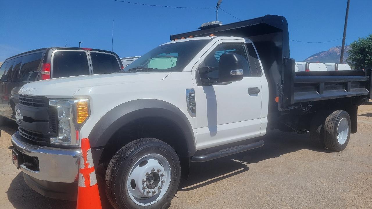 Ford Super Duty F-450 DRW XLT 4WD Reg Cab 169" WB 84" CA 2017