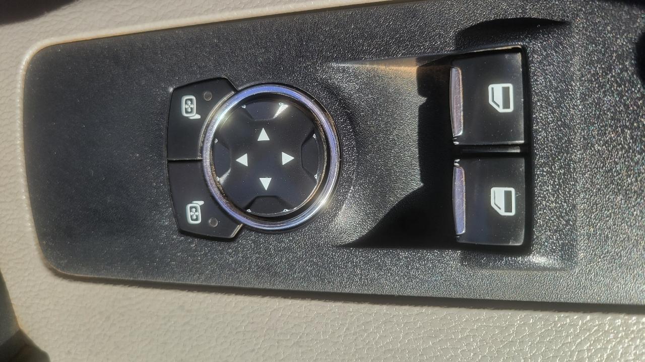 Ford Super Duty F-450 DRW XLT 4WD Reg Cab 169" WB 84" CA 2017
