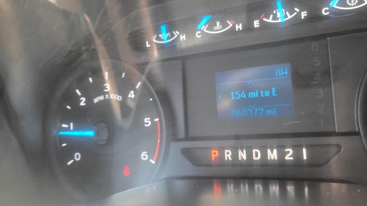 Ford Super Duty F-450 DRW XLT 4WD Reg Cab 169" WB 84" CA 2017