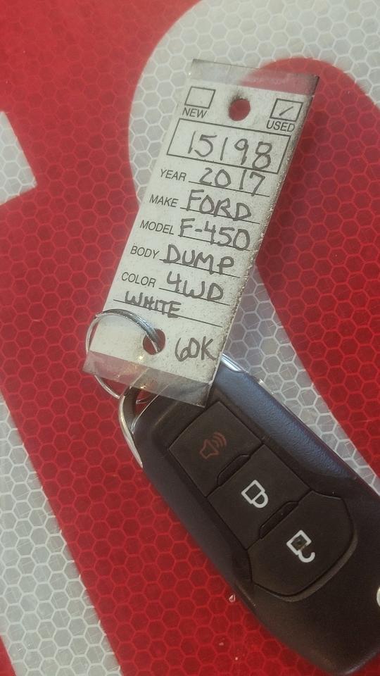 Ford Super Duty F-450 DRW XLT 4WD Reg Cab 169" WB 84" CA 2017