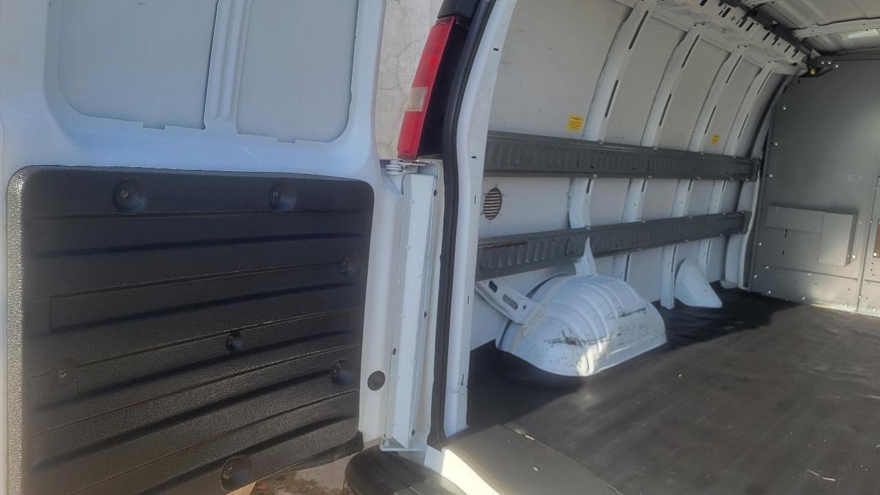Chevrolet Express Cargo Van AWD 1500 135" 2014