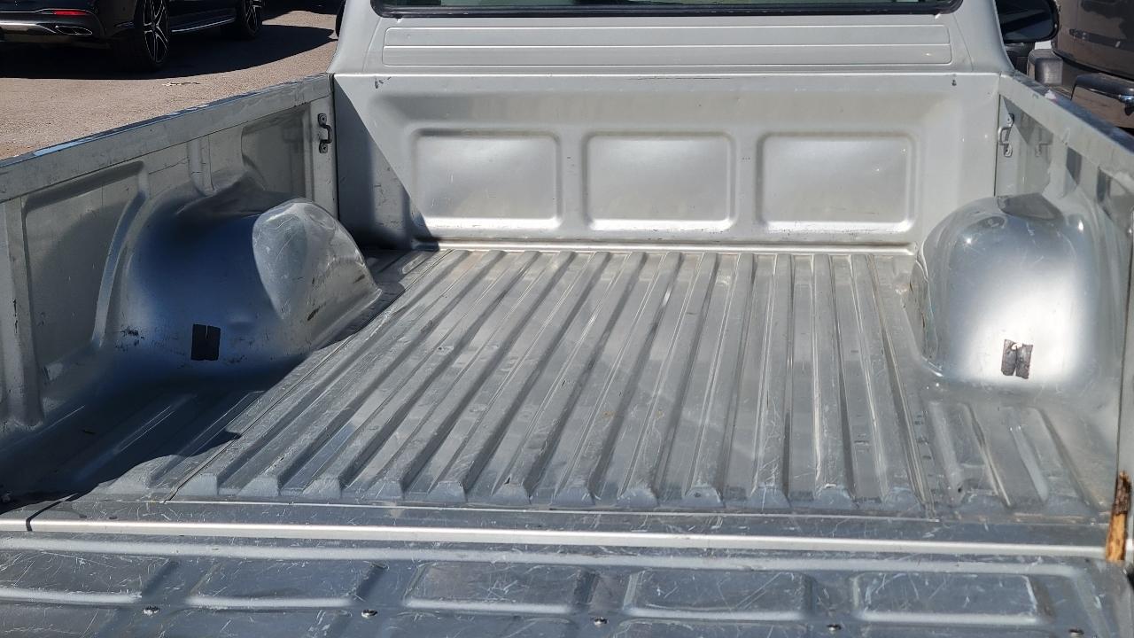 Toyota Tacoma Reg Cab Manual (Natl) 2004