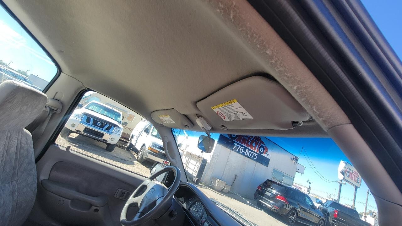 Toyota Tacoma Reg Cab Manual (Natl) 2004