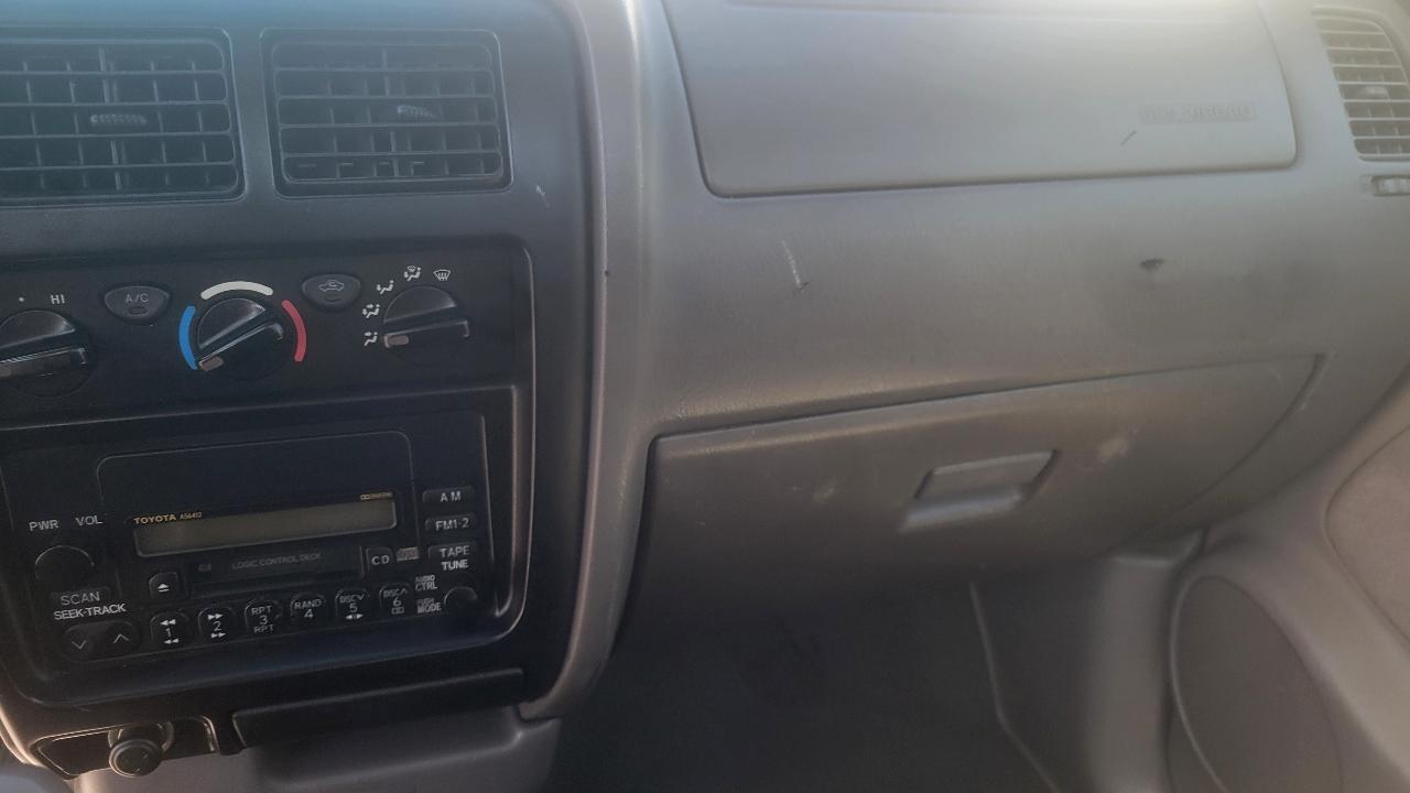 Toyota Tacoma Reg Cab Manual (Natl) 2004