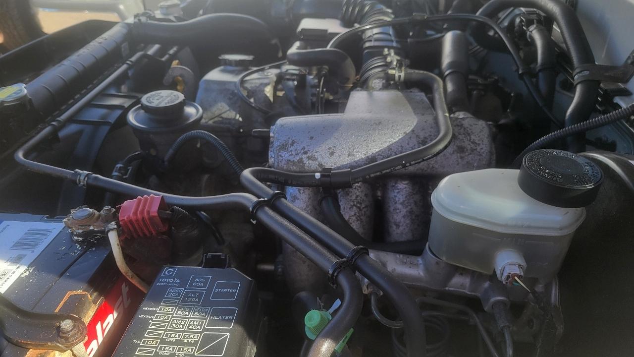 Toyota Tacoma Reg Cab Manual (Natl) 2004