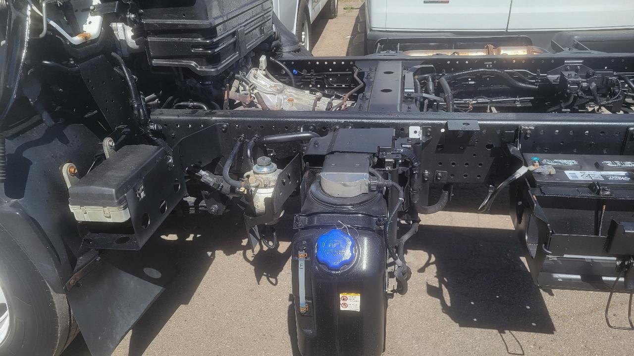 Isuzu NPR DSL REG AT 109" WB RED CAB IBT AIR PWL 2015
