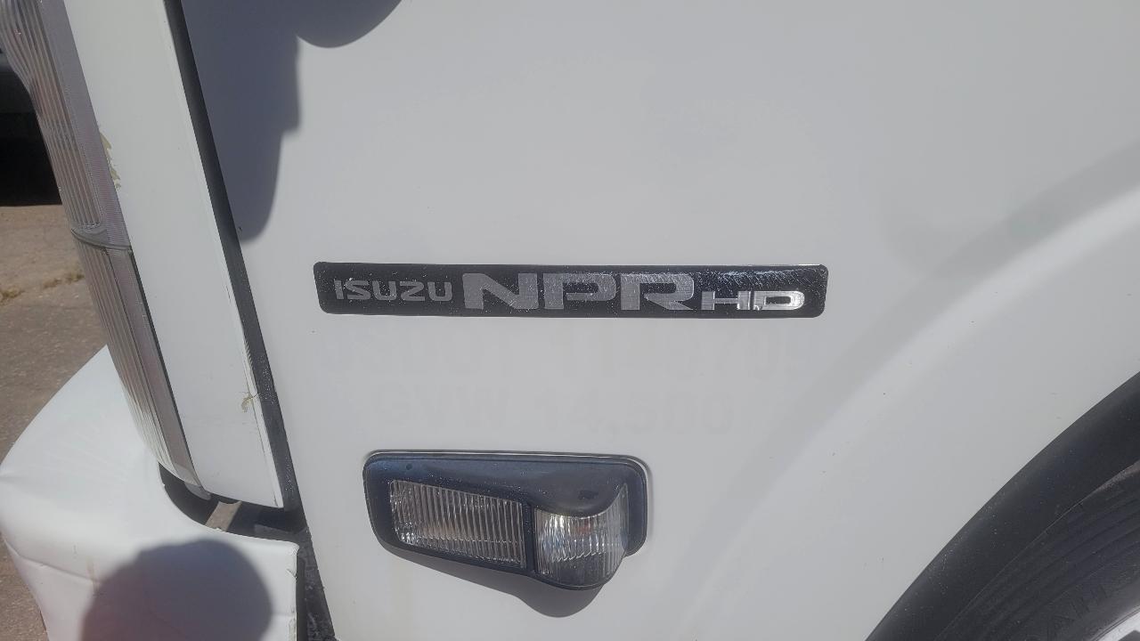 Isuzu NPR DSL REG AT 109" WB RED CAB IBT AIR PWL 2015
