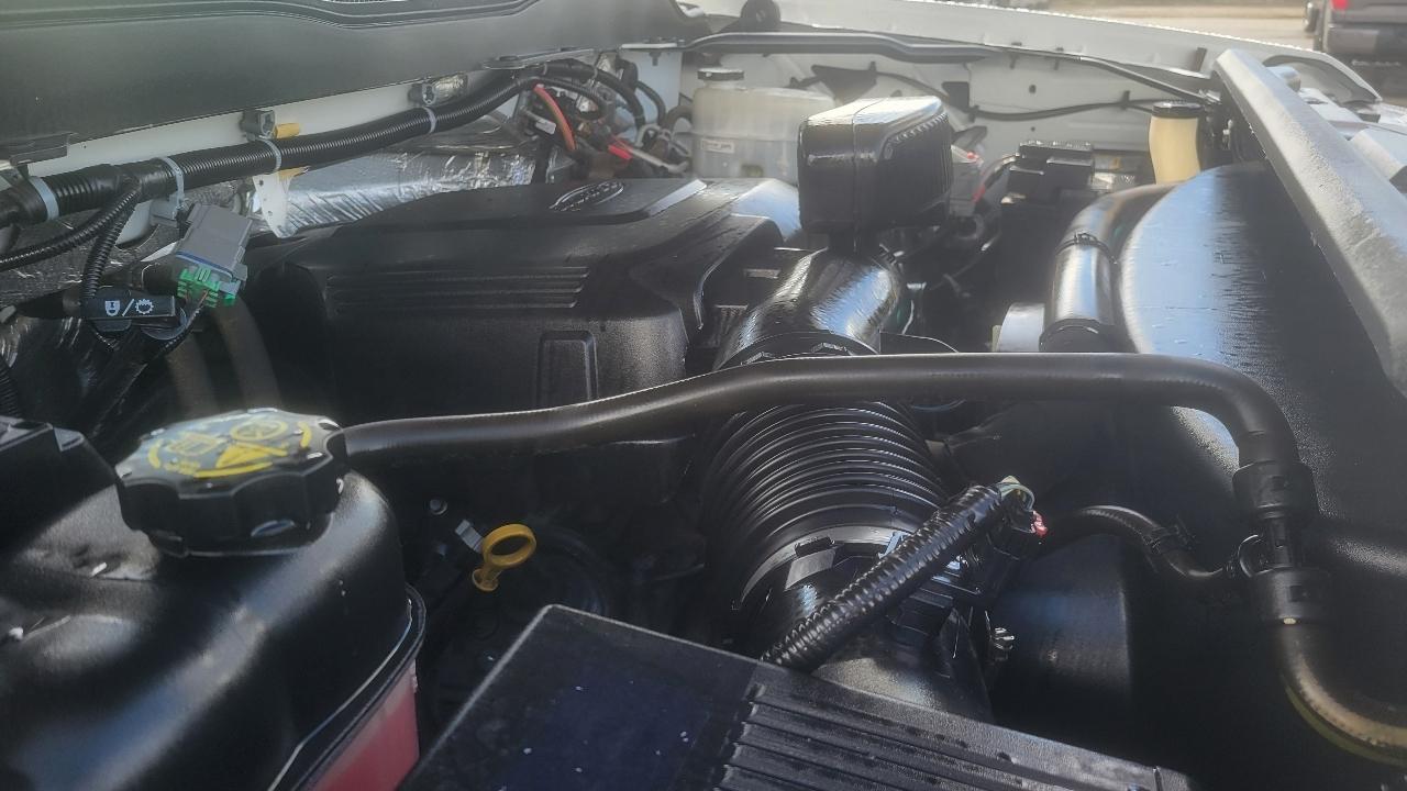Chevrolet Silverado 3500HD 4WD Reg Cab 162" WB, 83.58" CA WT 2016