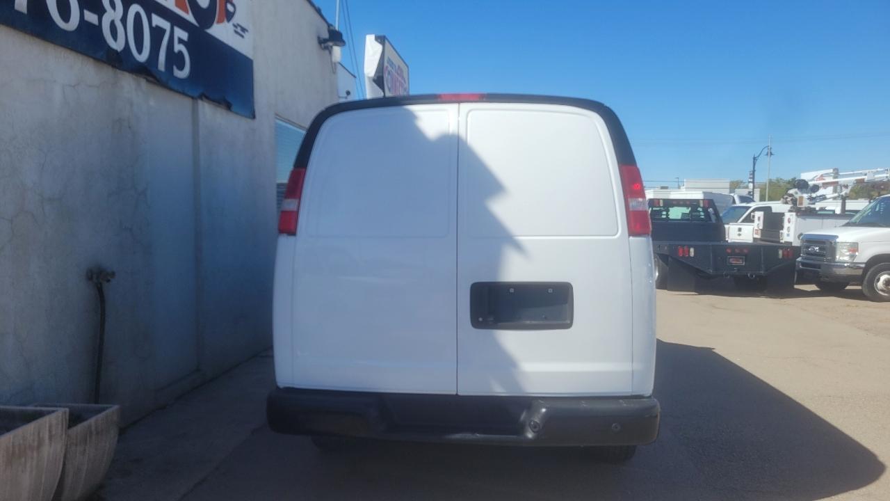 Chevrolet Express Cargo Van RWD 2500 135" 2020