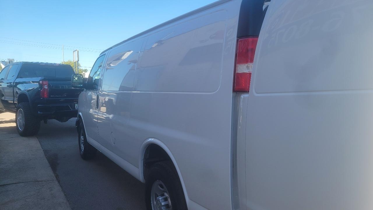 Chevrolet Express Cargo Van RWD 2500 135" 2020