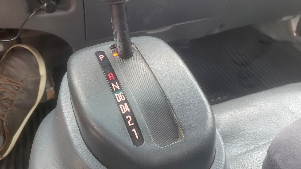 Isuzu NPR HD REG 109" WB RED CAB IBT AIR PWL 2015