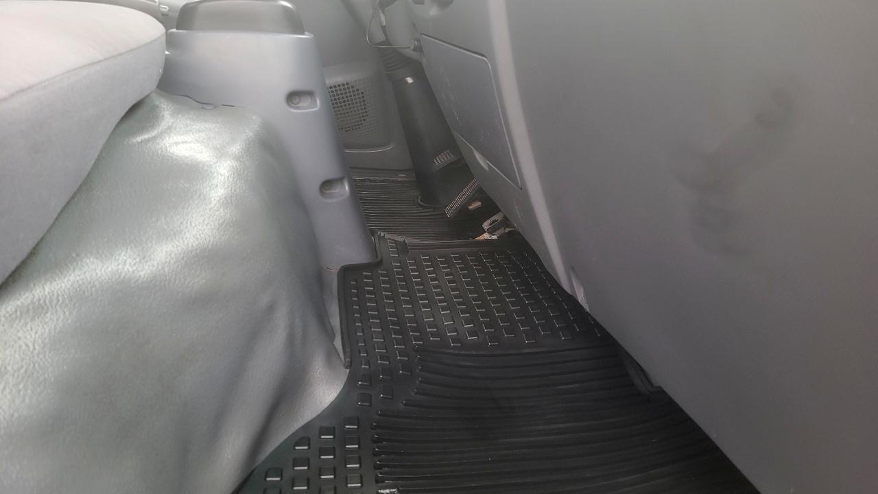 Isuzu NPR HD REG 109" WB RED CAB IBT AIR PWL 2015