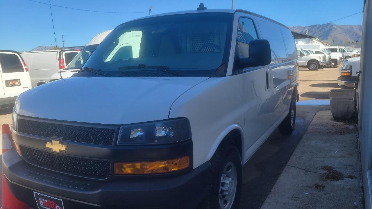 Chevrolet Express Cargo Van RWD 3500 135" 2019