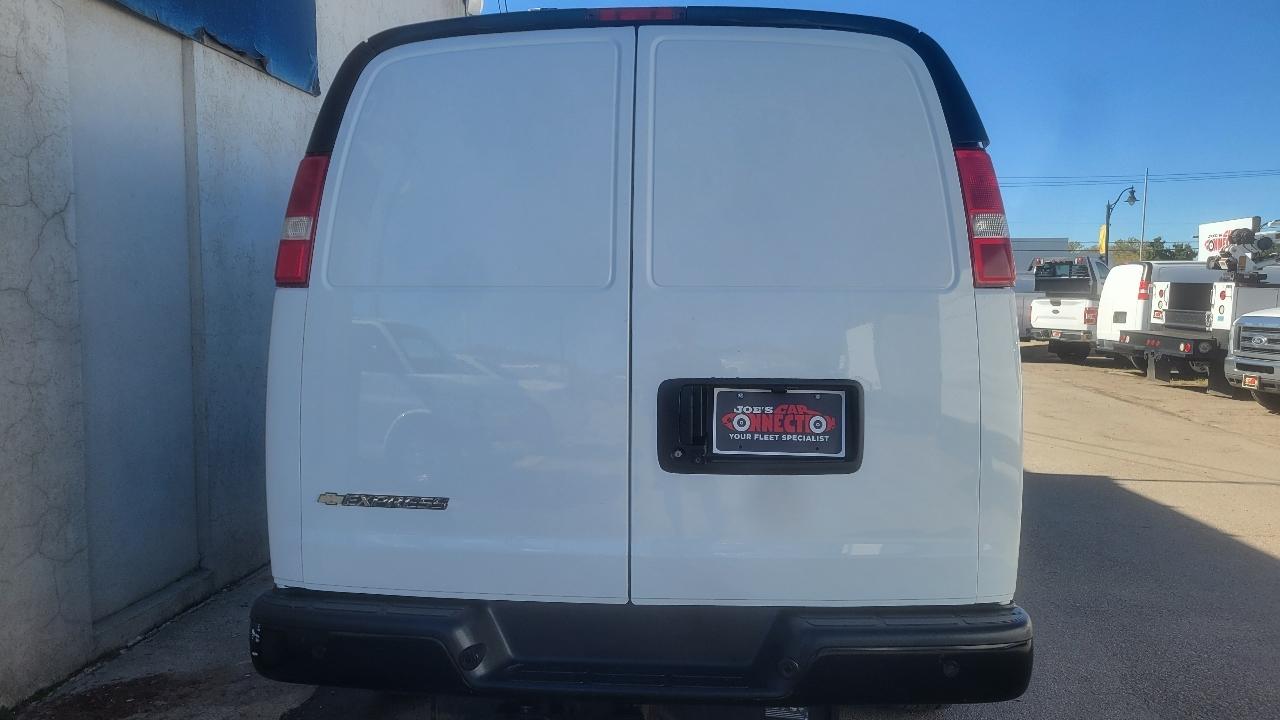 Chevrolet Express Cargo Van RWD 3500 135" 2019
