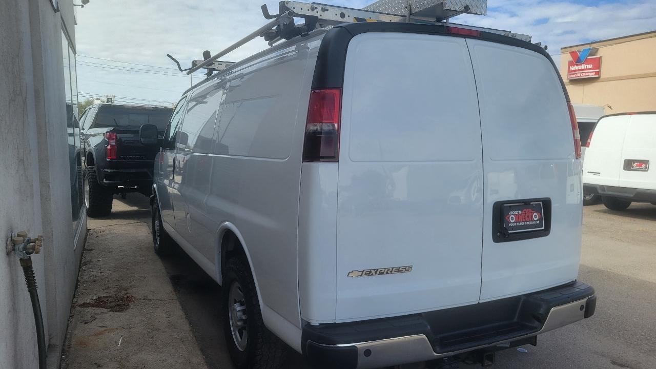 Chevrolet Express Cargo Van RWD 2500 135" 2018