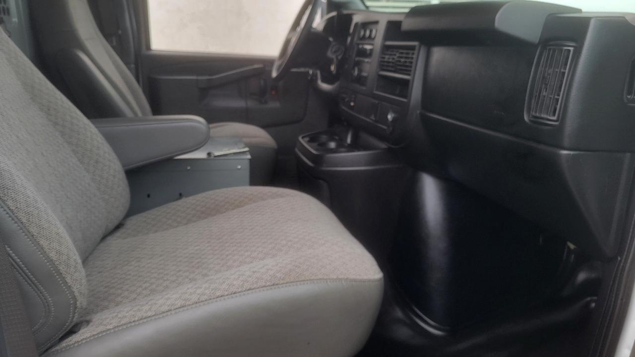 Chevrolet Express Cargo Van RWD 2500 135" 2018