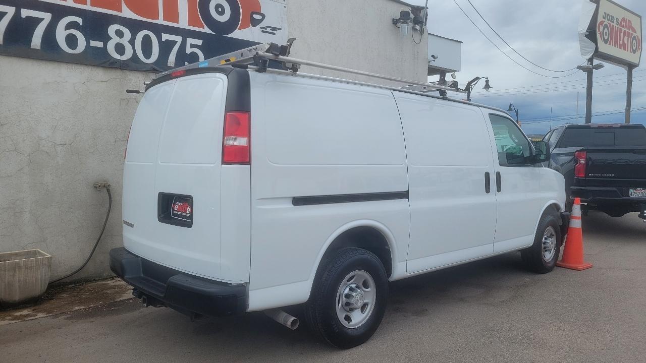 Chevrolet Express Cargo Van RWD 2500 135" 2017