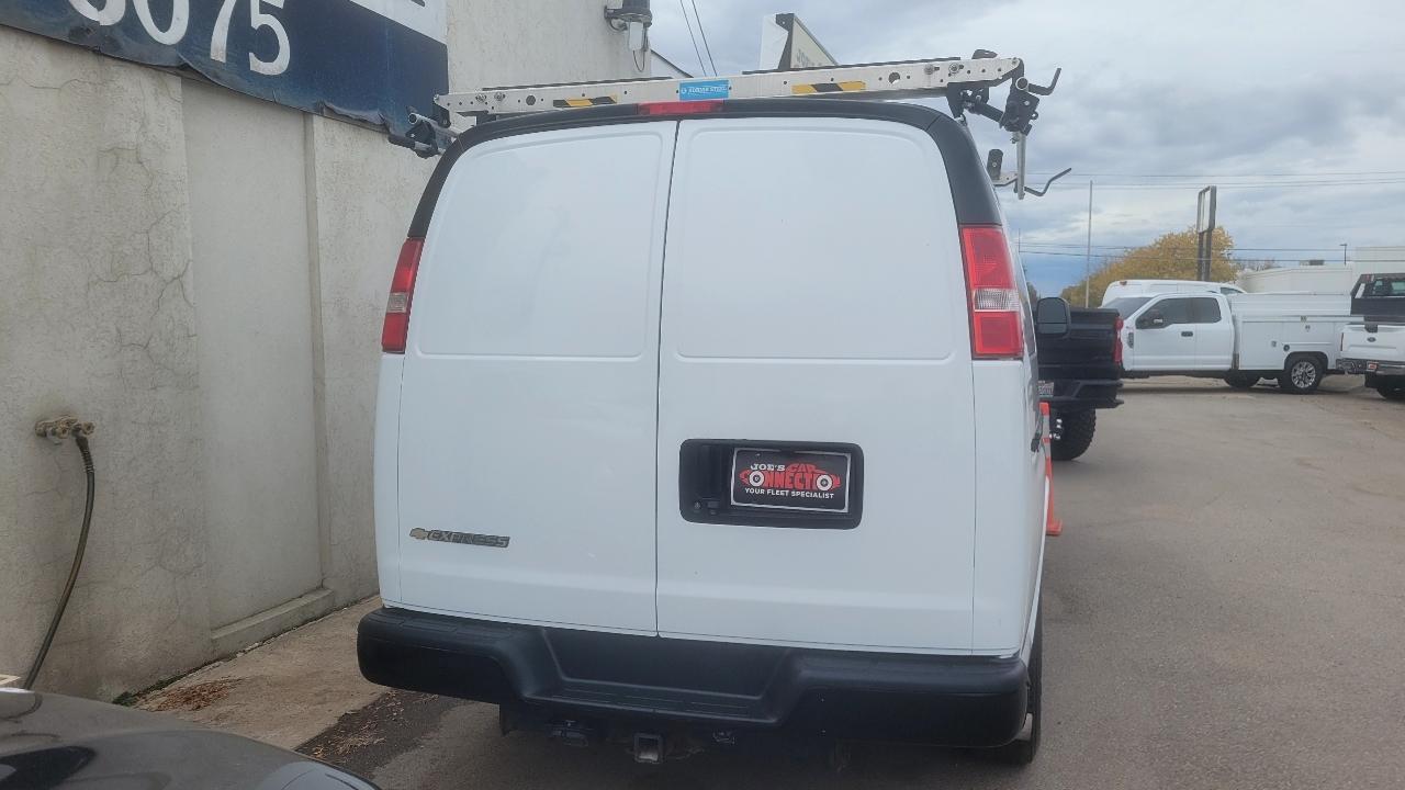 Chevrolet Express Cargo Van RWD 2500 135" 2017