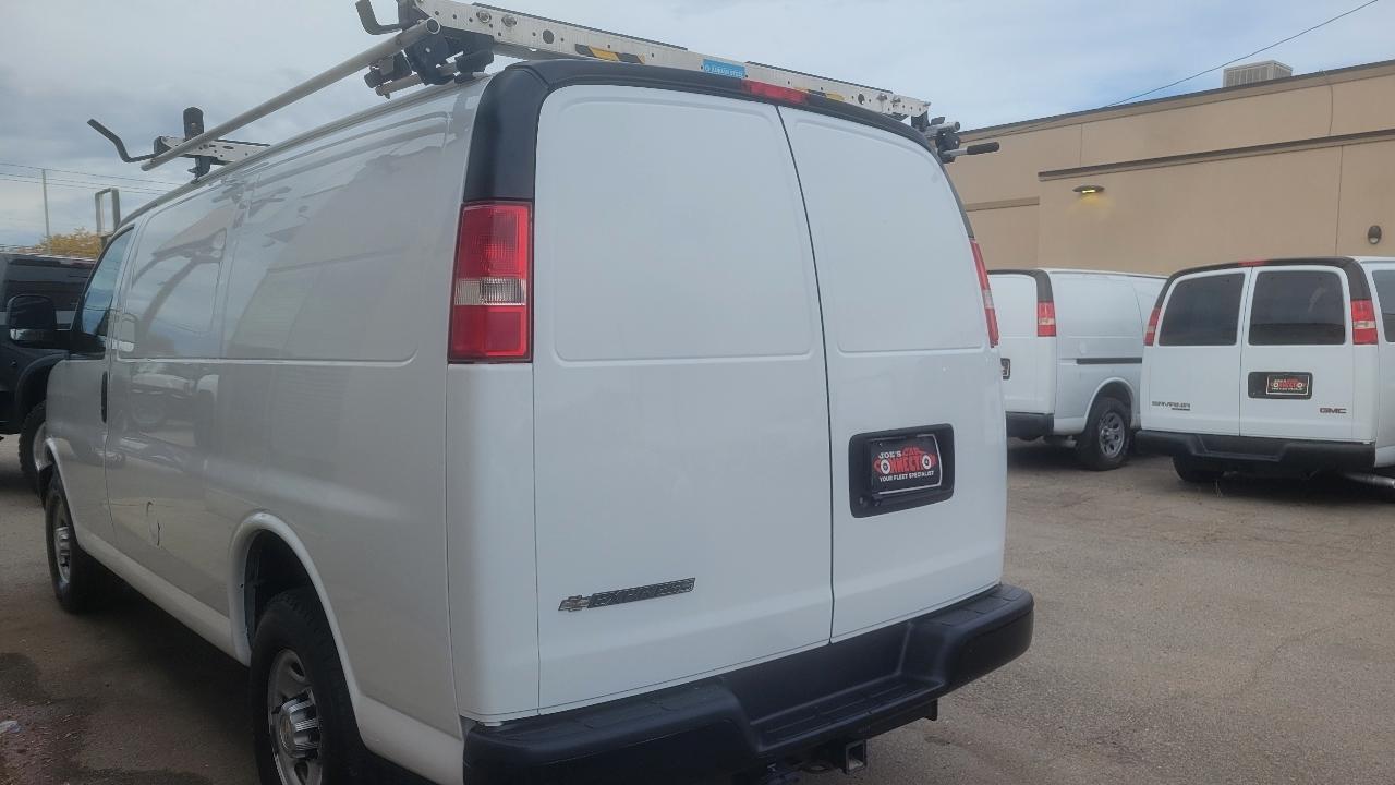 Chevrolet Express Cargo Van RWD 2500 135" 2017