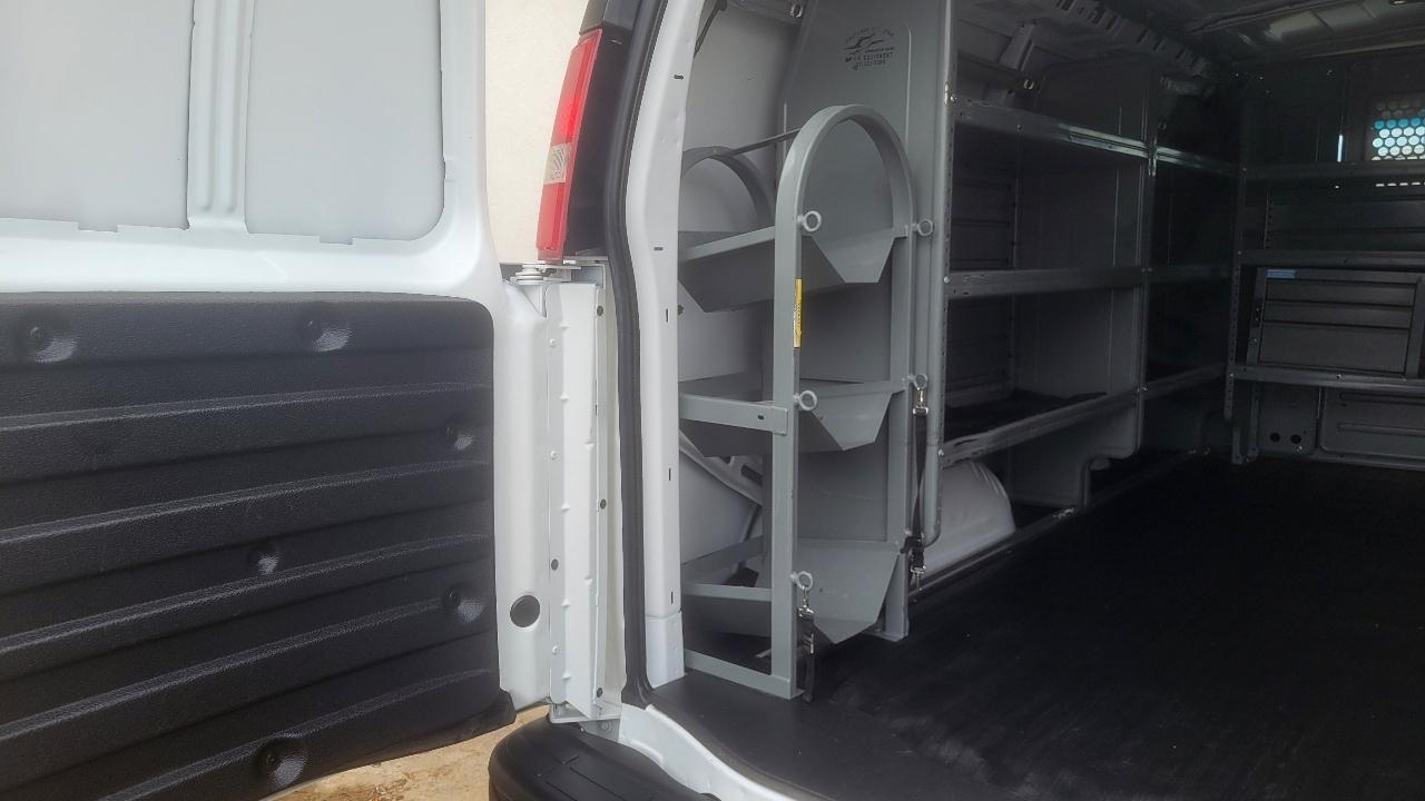 Chevrolet Express Cargo Van RWD 2500 135" 2017