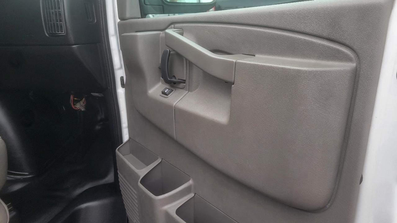 Chevrolet Express Cargo Van RWD 2500 135" 2017