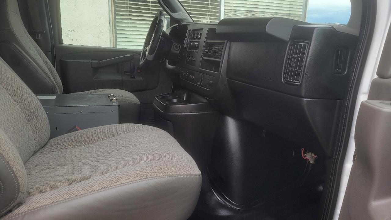 Chevrolet Express Cargo Van RWD 2500 135" 2017