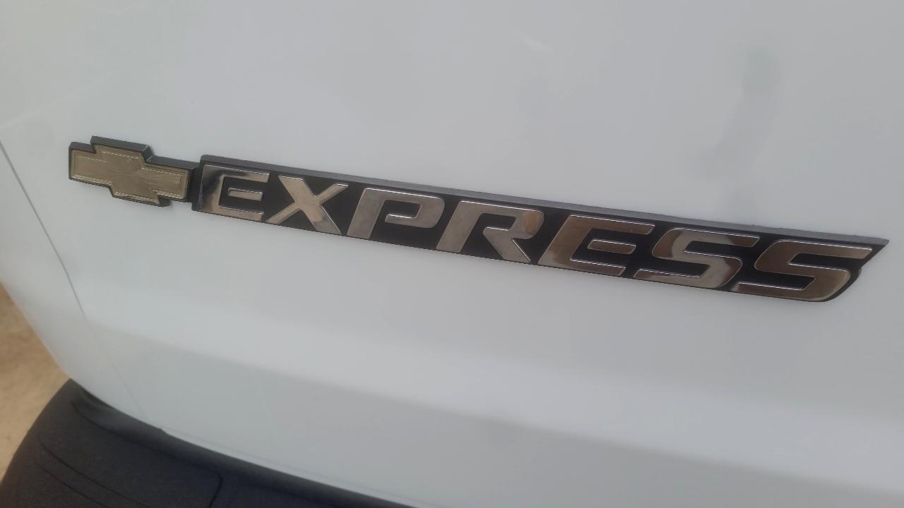 Chevrolet Express Cargo Van RWD 2500 135" 2017