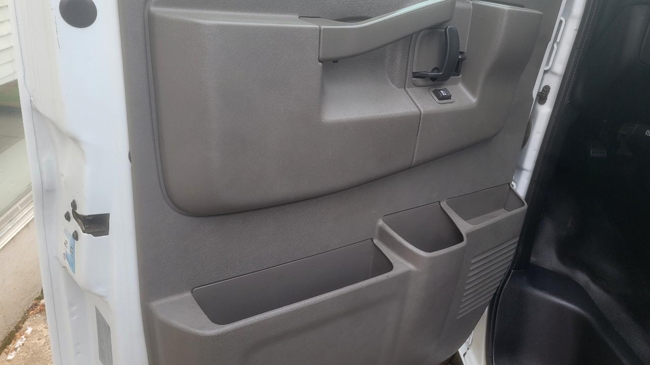 Chevrolet Express Cargo Van RWD 2500 135" 2017