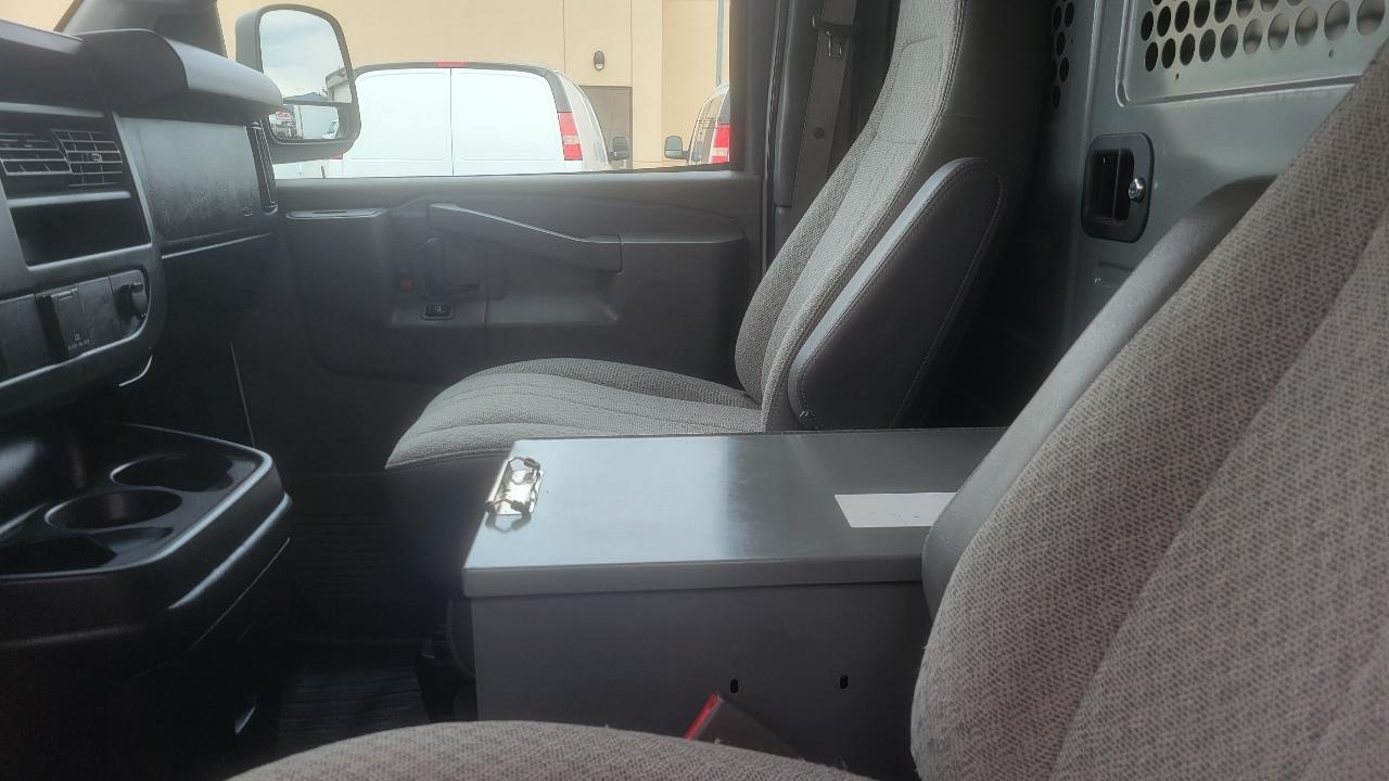 Chevrolet Express Cargo Van RWD 2500 135" 2017