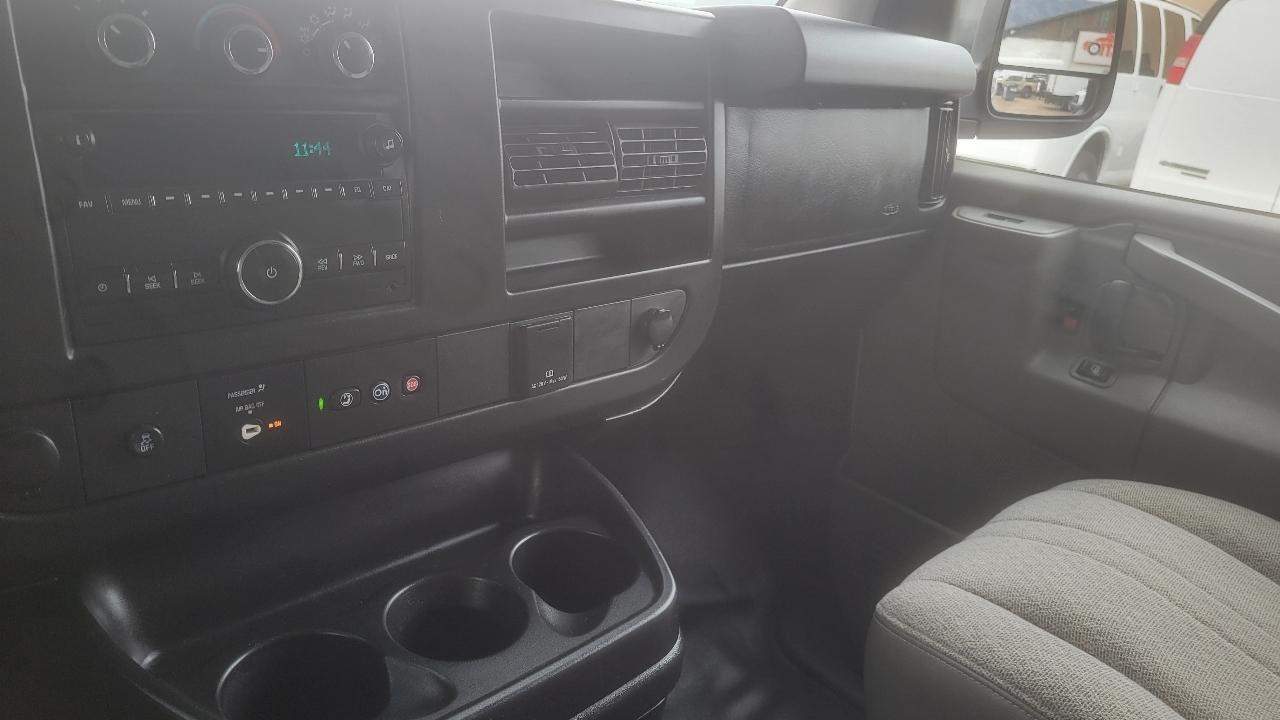 Chevrolet Express Cargo Van RWD 2500 135" 2017