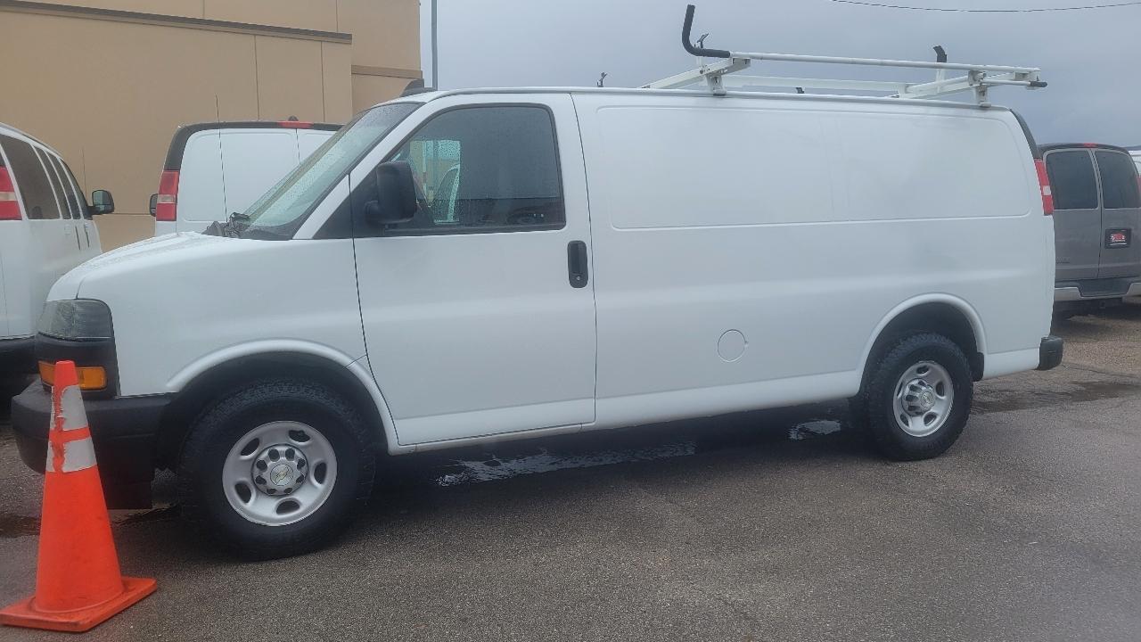 Chevrolet Express Cargo Van RWD 2500 135" 2020