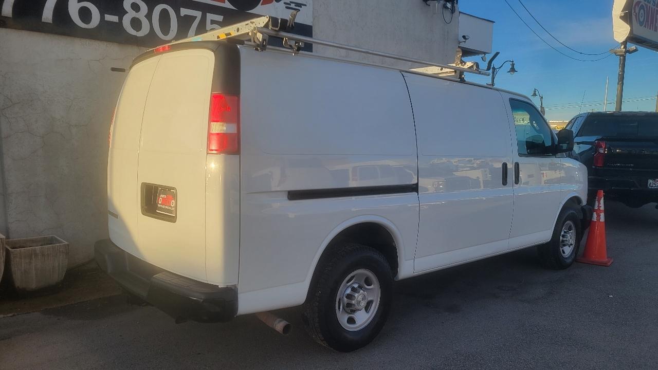 Chevrolet Express Cargo Van RWD 2500 135" 2017