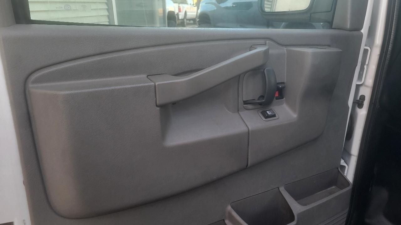 Chevrolet Express Cargo Van RWD 2500 135" 2017