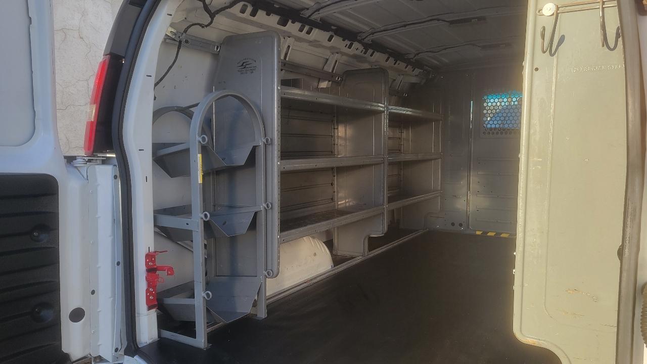 Chevrolet Express Cargo Van RWD 2500 135" 2017