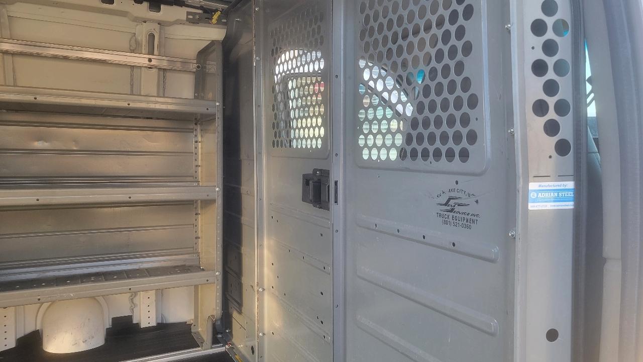 Chevrolet Express Cargo Van RWD 2500 135" 2017
