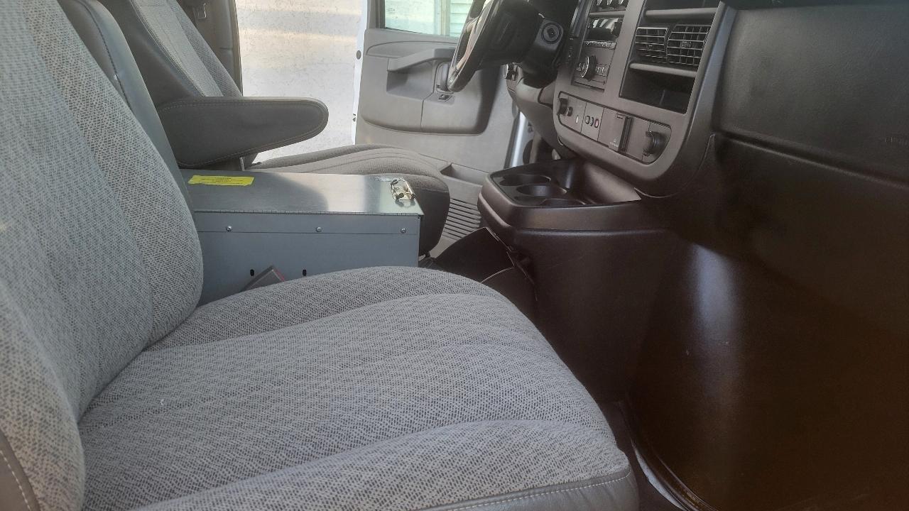 Chevrolet Express Cargo Van RWD 2500 135" 2017