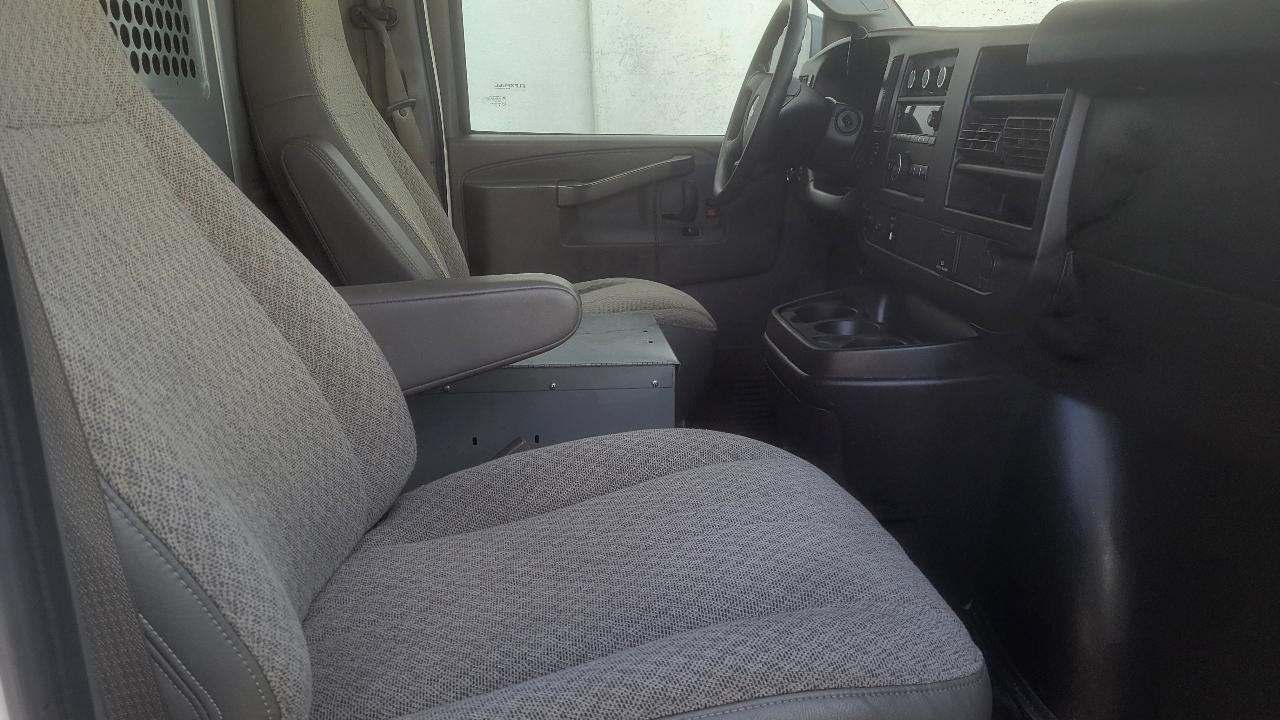 Chevrolet Express Cargo Van RWD 2500 135" 2018