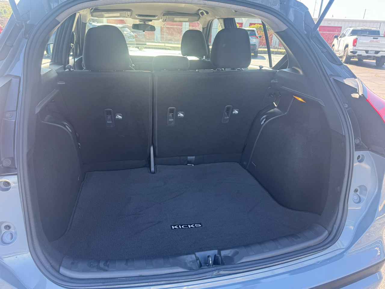 Nissan Kicks SR FWD 2023 Nissan Kicks SR FWD 2023