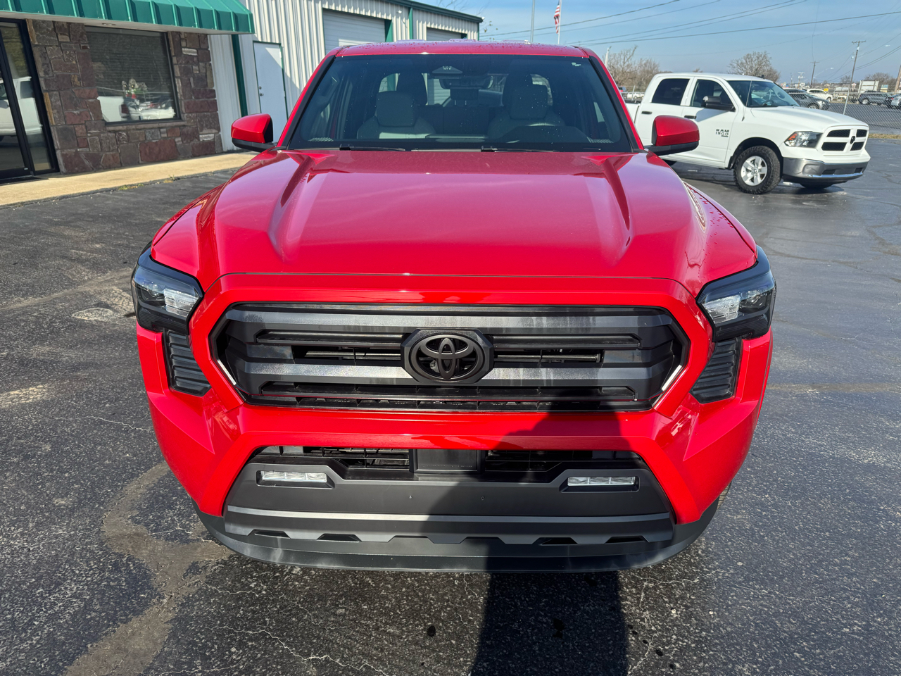 Toyota Tacoma 4WD SR5 Double Cab 6' Bed AT (Natl) 2025